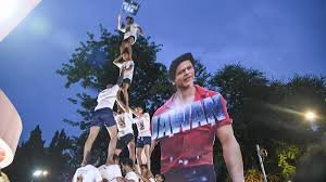 Shah Rukh Khan's Jawan Receives Rave Reviews, Fans Celebrate His Return